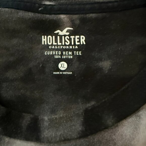 Hollister Tye Dye T-Shirt - Picture 2 of 3